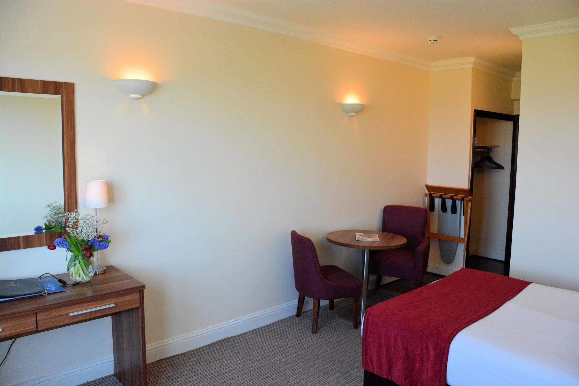 Maldron Hotel Merrion Road دبلن المظهر الخارجي الصورة